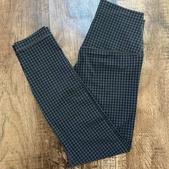 lululemon Align™ High-Rise Pant 25"
ColourMicro Houndstooth Blue Multi - Picture 4 of 5